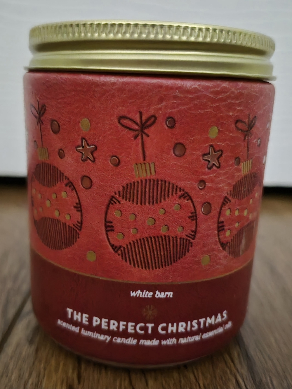 NEW White Barn THE PERFECT CHRISTMAS Scented 1-Wick Candle Jar 7 Oz